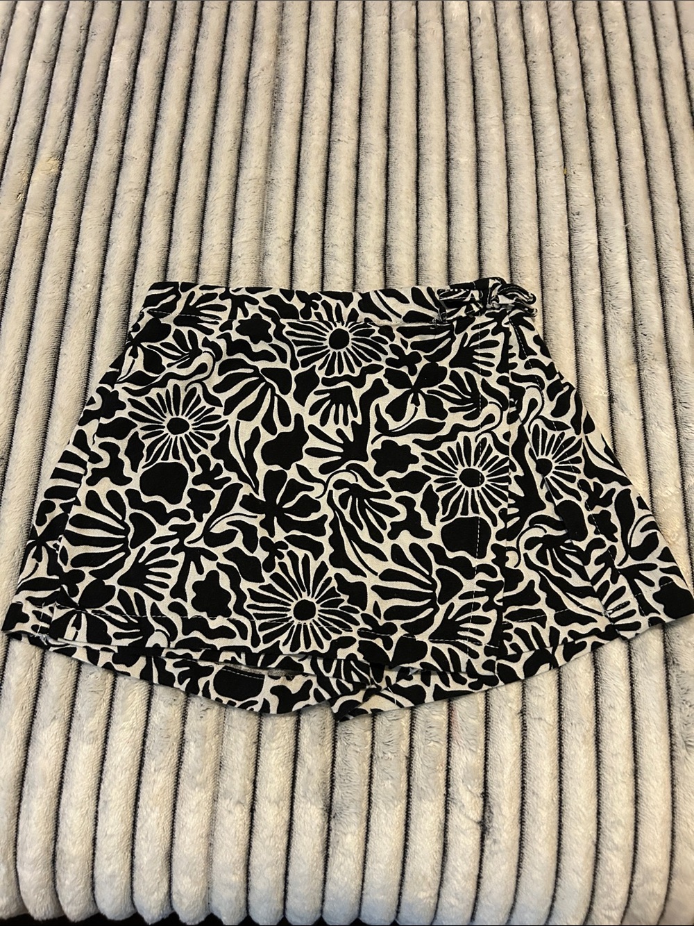 Vince Camuto Black and White Floral Wrap Skort